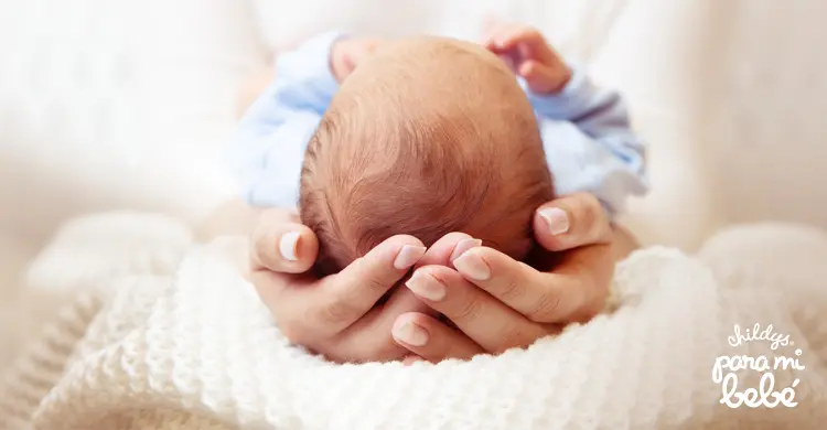 como lavar el pelo a un bebe recien nacido - Cómo cuidar el cabello de mi bebé recién nacido