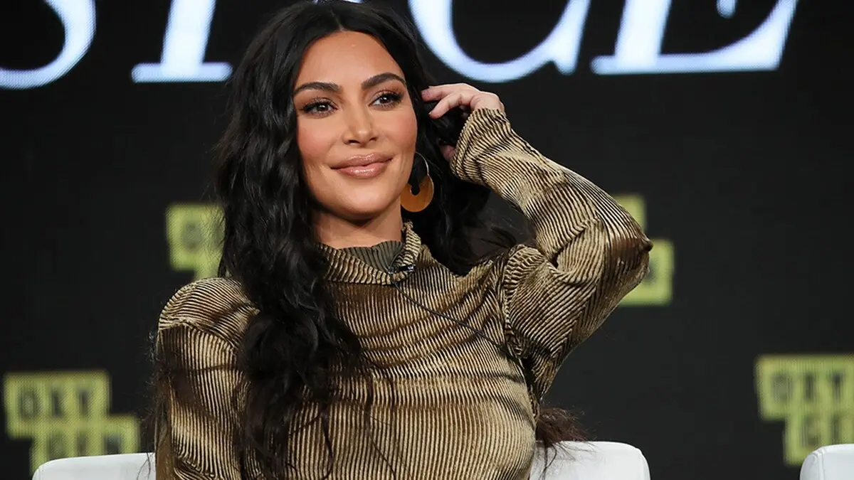 kim kardashian su nueva transformación capilar es furor celebridades - Cómo se llama la marca de cosméticos de Kim Kardashian