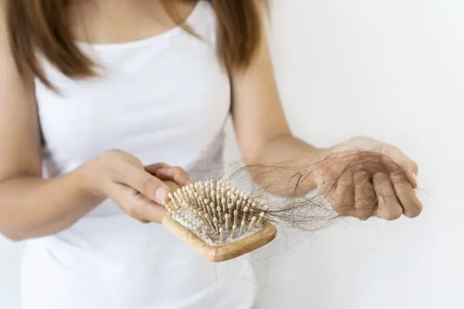 cantidad de pelo que se cae al dia - Cuánto pelo es normal que se te caiga en la ducha