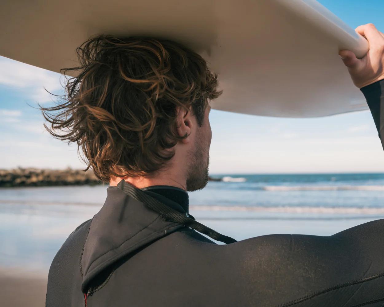 porque a los surfistas se les aclara el pelo - Por qué los surfistas tienen bonito pelo