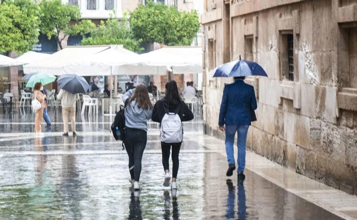 cuando te planchas el pelo y llueve - Qué hacer para que no se encrespe el pelo con la lluvia