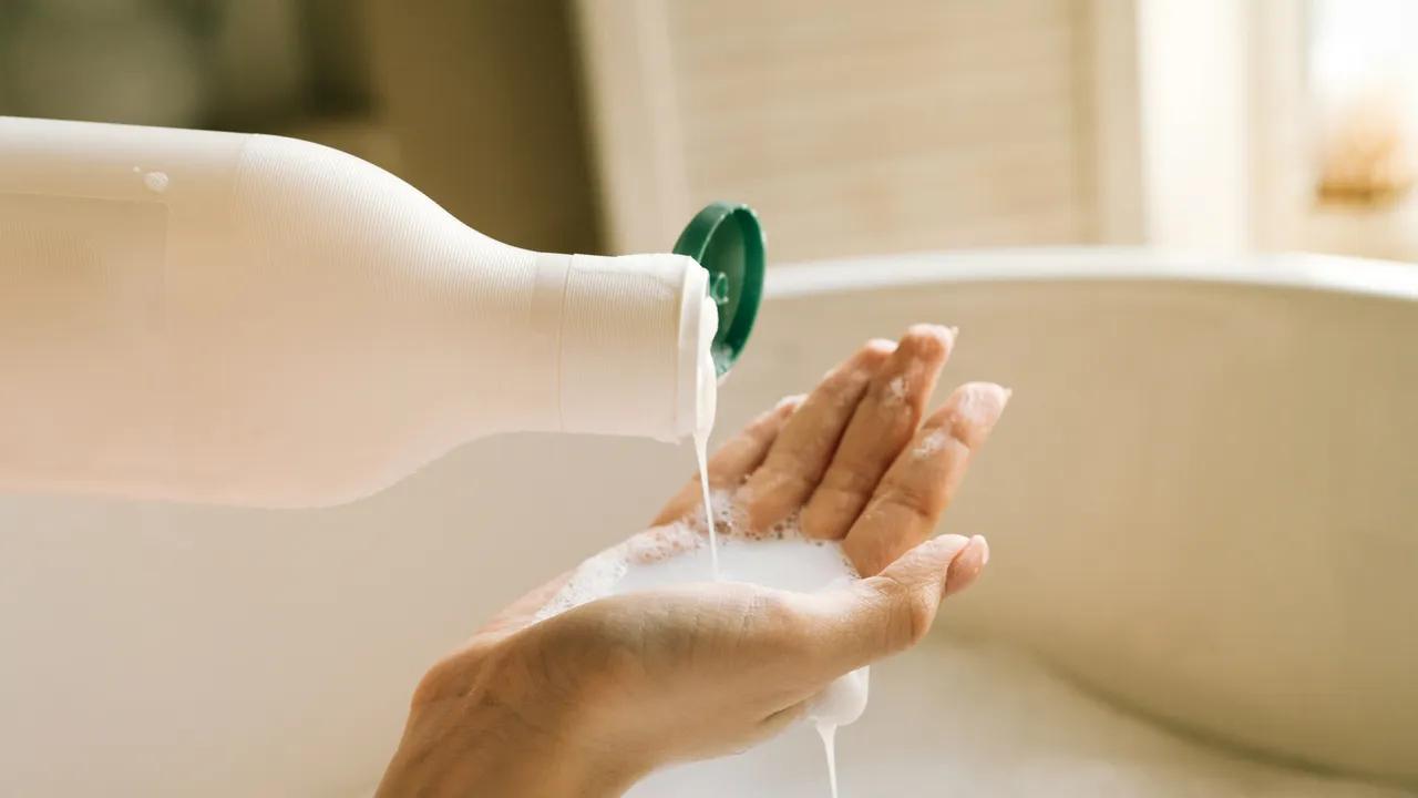 que hace la canela en el pelo - Qué pasa si le pongo canela a mi shampoo