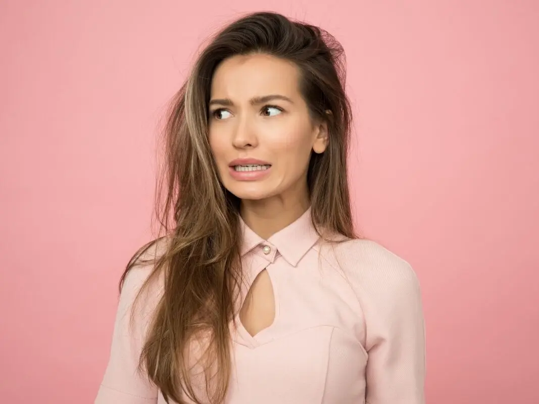 aclarar el pelo con agua oxigenada - Qué pasa si me echo agua oxigenada en el pelo