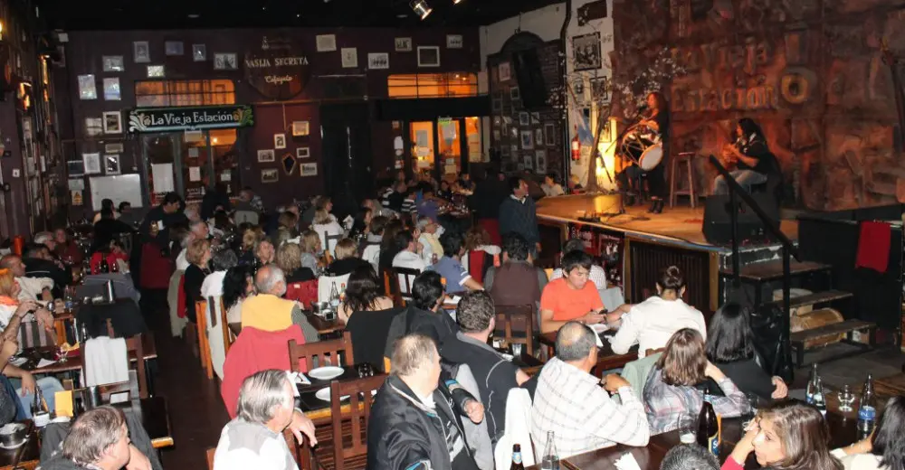 peñas folcloricas con cena show en capil - Qué se hace en una pena folklórica