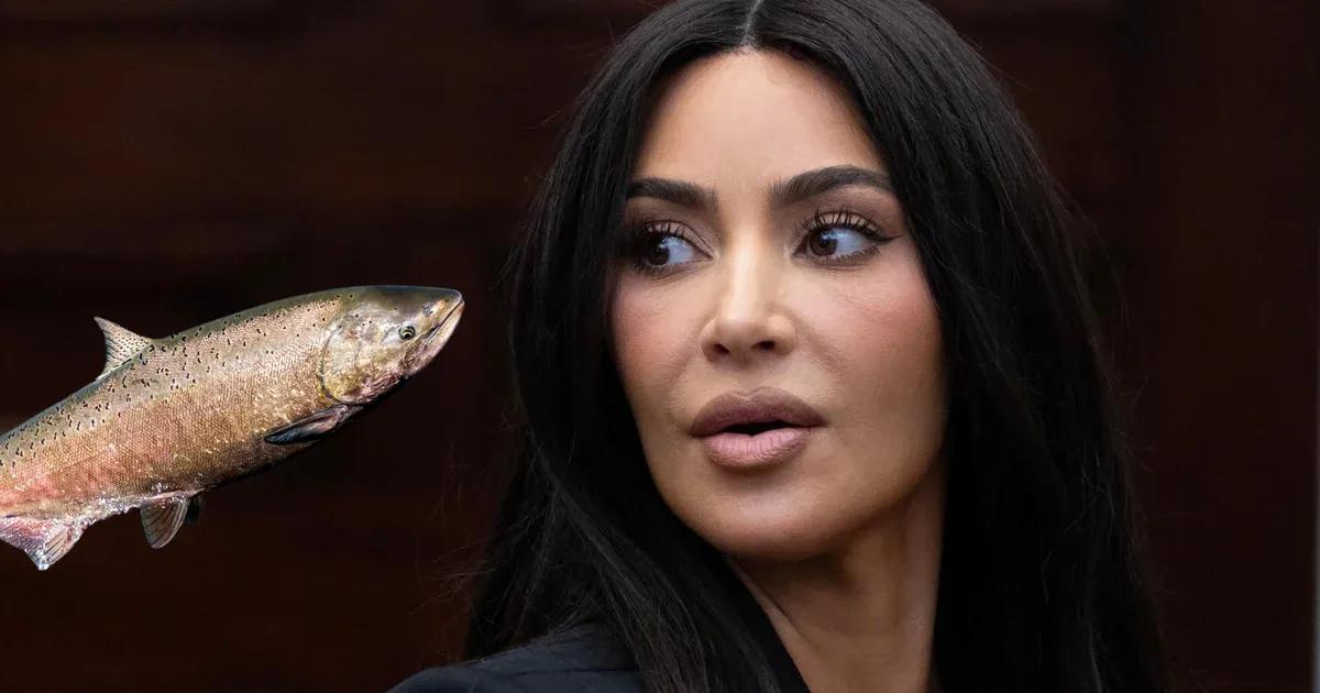 kim kardashian combina peluca con auto - Que se puso Kim Kardashian