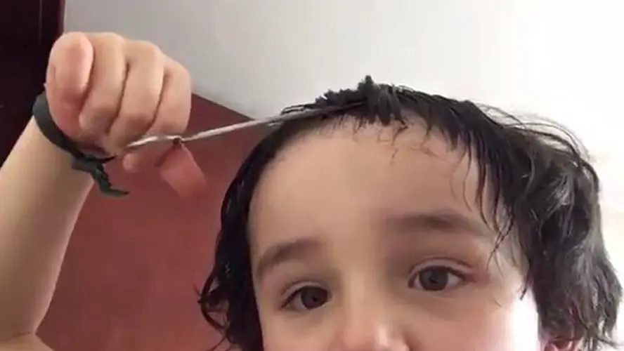 niños que se cortan el pelo - Qué significa que le corten el cabello a mi hija