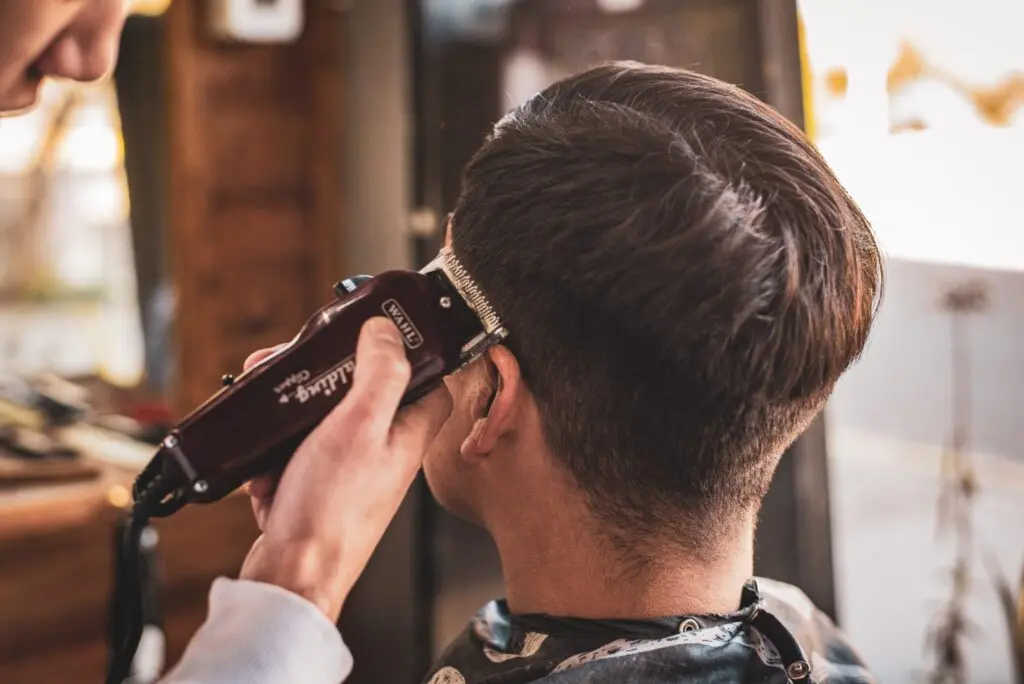 soñar cortar el pelo a otra persona - Qué significa soñar que le cortan el pelo a tu hermana