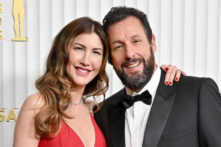 actor cantante de pelo largo que trabaja con adam sandler - Quién sale con Adam Sandler